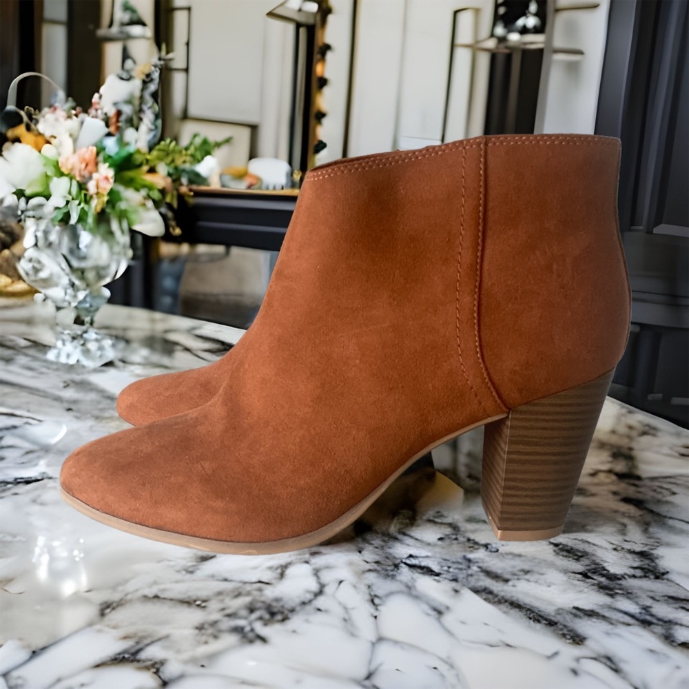 Old Navy Ankle Boot Size 9